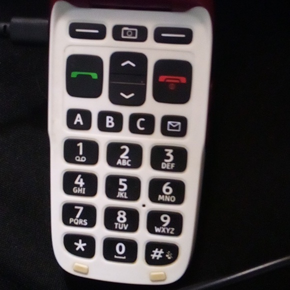 Doro FLIP PHONE - Consumer Cellular Excellent working condition - Picture 6 of 15